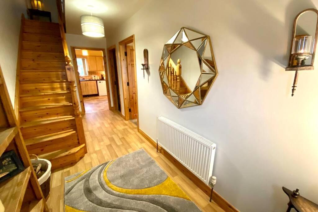 3 Bedroom House Located In Centre Of Carndonagh Exterior photo
